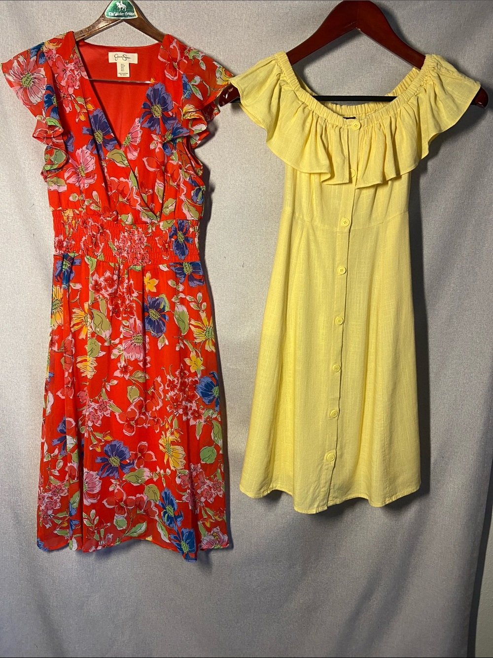 2 Women’s Dresses Bundle Size S Jessica Simpson Floral & Forever 21 Yellow